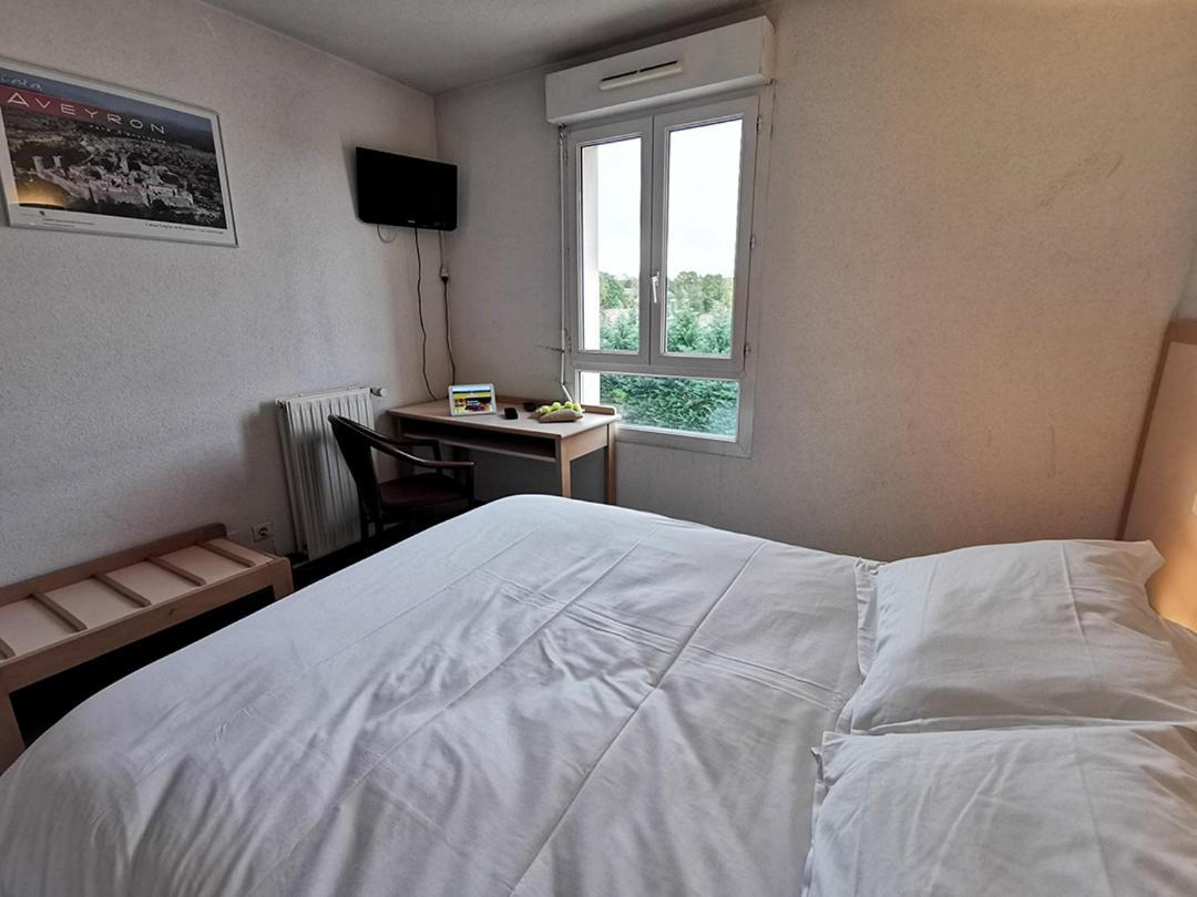 Hotel De La Poste ลา กาวาเลอรี ภายนอก รูปภาพ