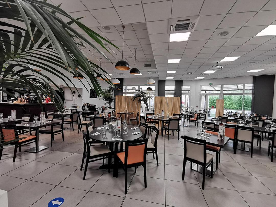 Hotel De La Poste ลา กาวาเลอรี ภายนอก รูปภาพ